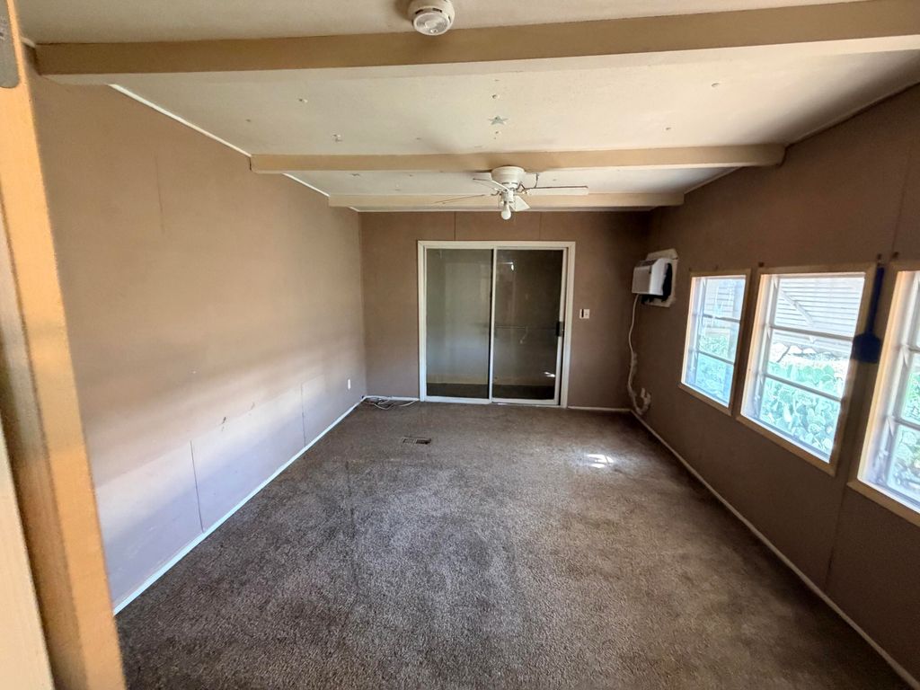 Image 4 of property listing at 316 E 24th Street, San Angelo, TX 76903