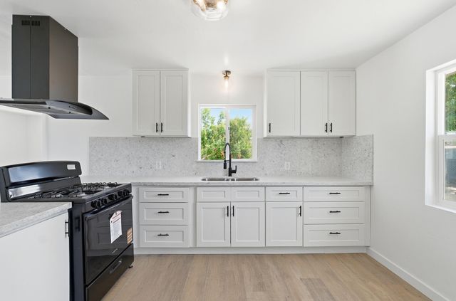 110 Edwards Street, Kettleman City, CA 93239