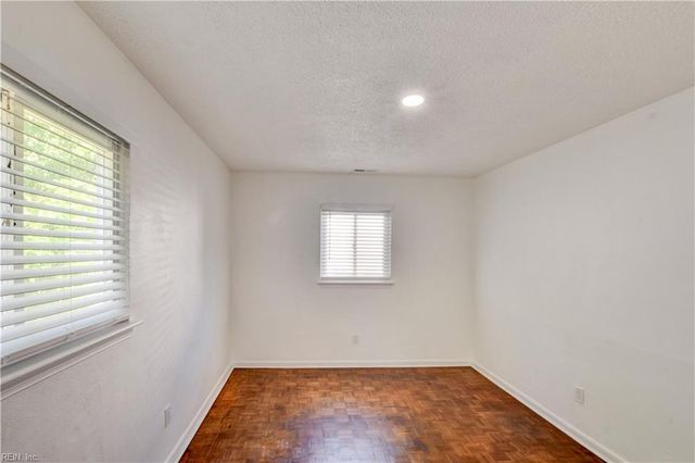 3829 Silina DR, Virginia Beach, VA 23452
