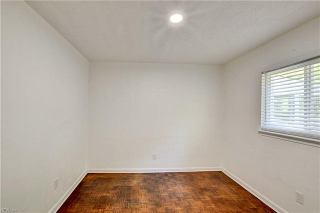 3829 Silina DR, Virginia Beach, VA 23452