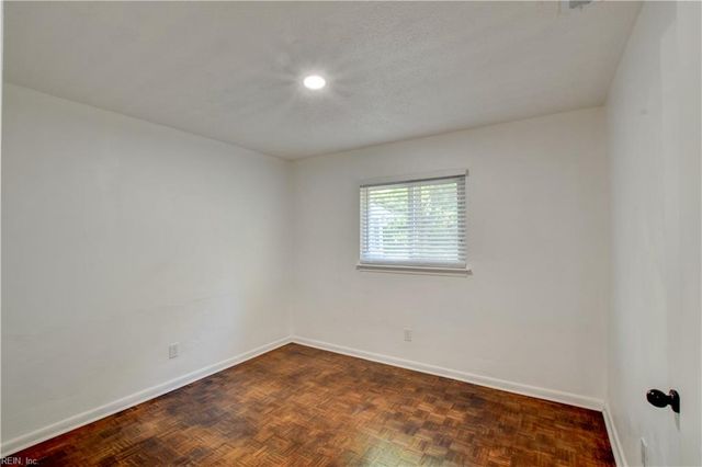 3829 Silina DR, Virginia Beach, VA 23452