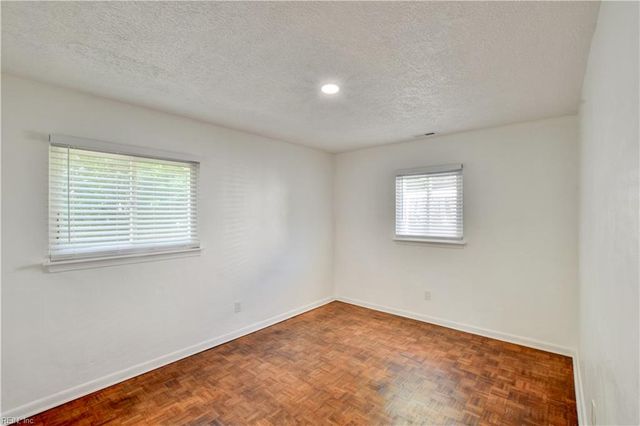 3829 Silina DR, Virginia Beach, VA 23452