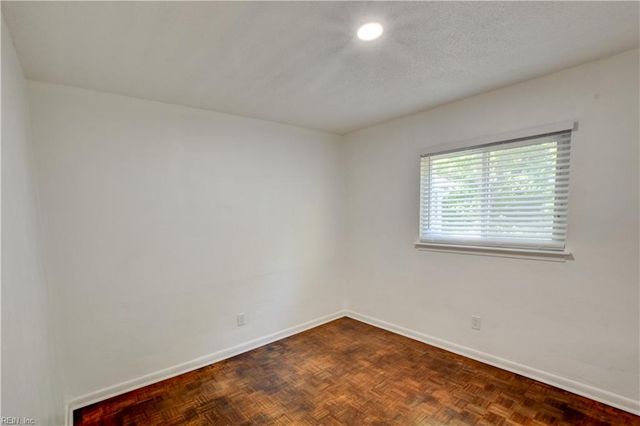 3829 Silina DR, Virginia Beach, VA 23452