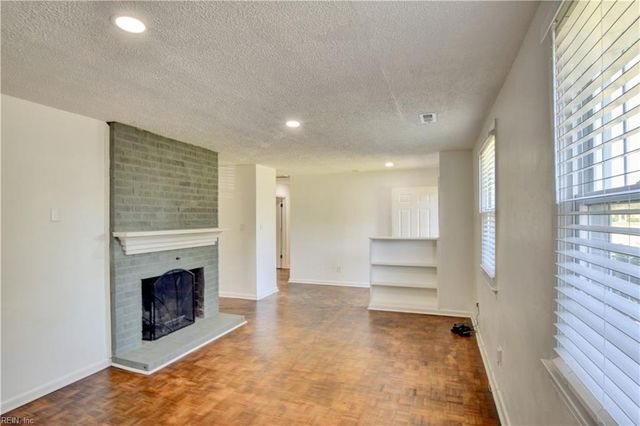 3829 Silina DR, Virginia Beach, VA 23452