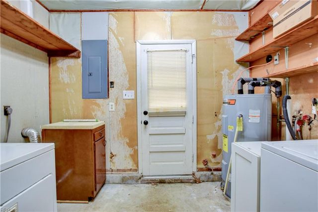 3829 Silina DR, Virginia Beach, VA 23452