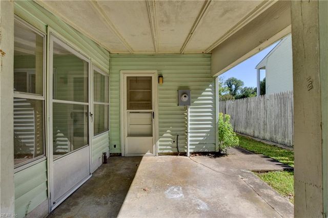 3829 Silina DR, Virginia Beach, VA 23452