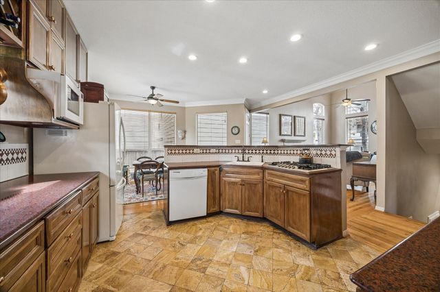 5401 Floyd Street, Houston, TX 77007