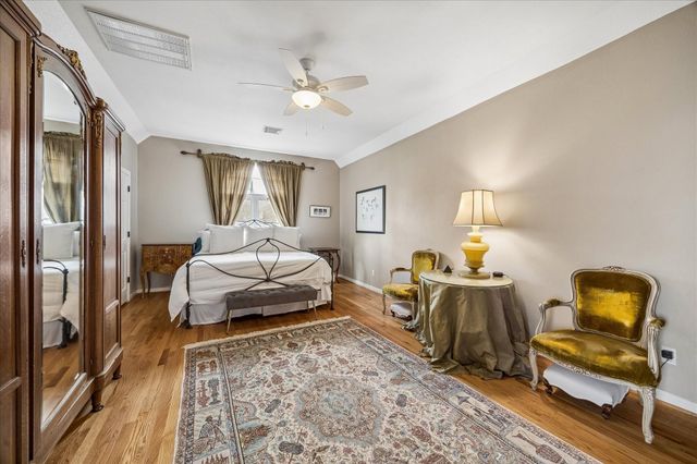 5401 Floyd Street, Houston, TX 77007