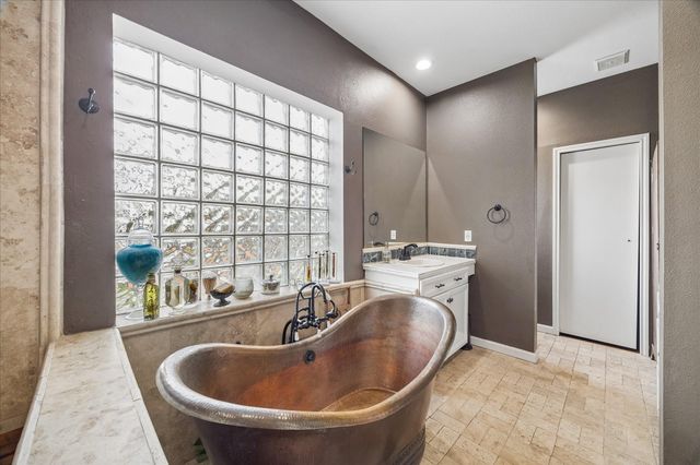 5401 Floyd Street, Houston, TX 77007