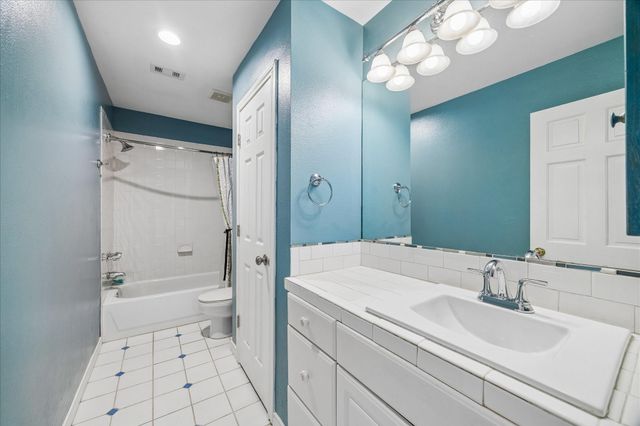 5401 Floyd Street, Houston, TX 77007