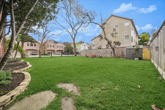 5401 Floyd Street, Houston, TX 77007