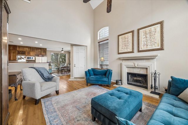 5401 Floyd Street, Houston, TX 77007