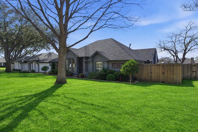 703 Lake Meadows Court, Rockwall, TX 75087