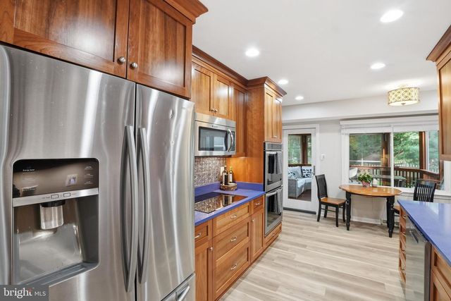 10903 MIDDLEGATE DR, Fairfax, VA 22032