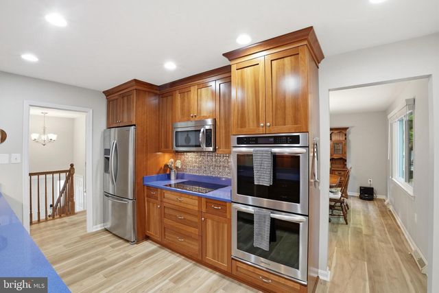 10903 MIDDLEGATE DR, Fairfax, VA 22032