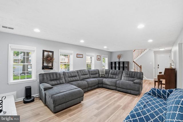 10903 MIDDLEGATE DR, Fairfax, VA 22032