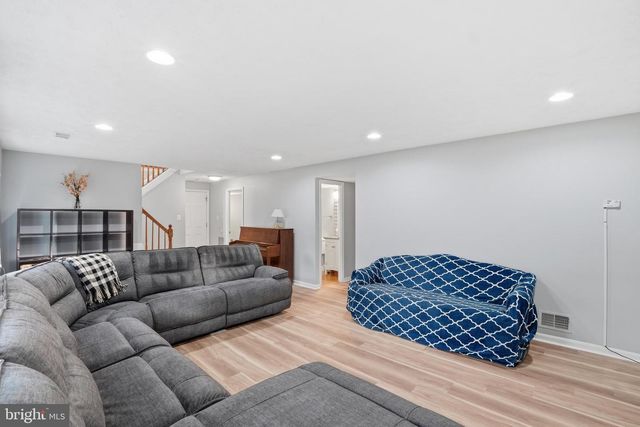 10903 MIDDLEGATE DR, Fairfax, VA 22032