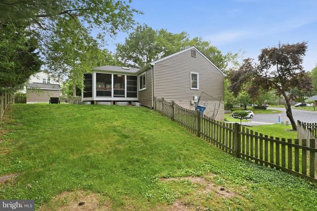 10903 MIDDLEGATE DR, Fairfax, VA 22032