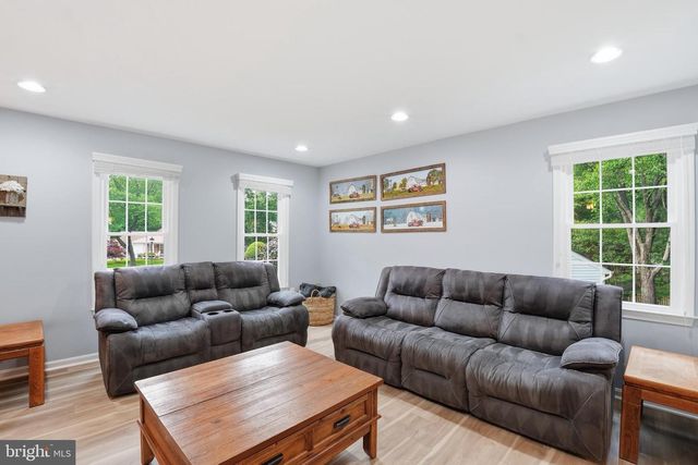 10903 MIDDLEGATE DR, Fairfax, VA 22032