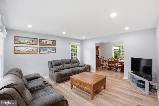 10903 MIDDLEGATE DR, Fairfax, VA 22032