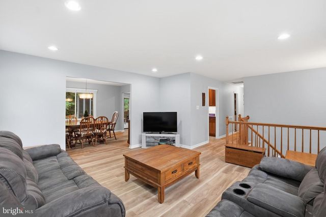 10903 MIDDLEGATE DR, Fairfax, VA 22032