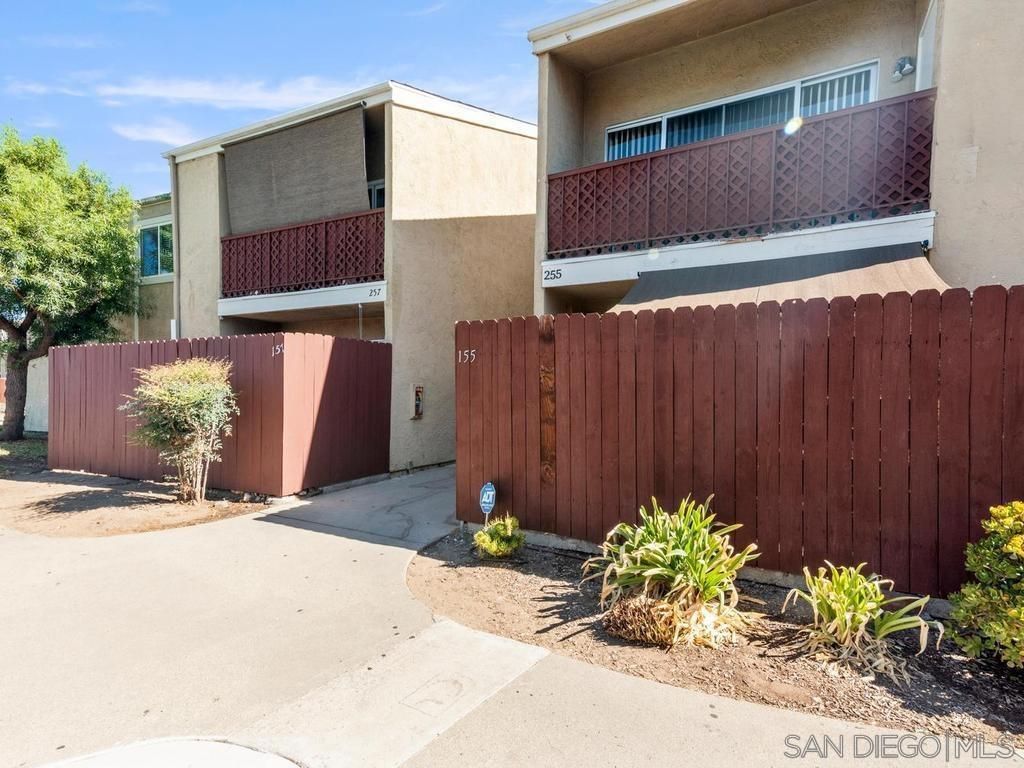 475 N Midway Dr 255, Escondido, CA 92027 — exterior