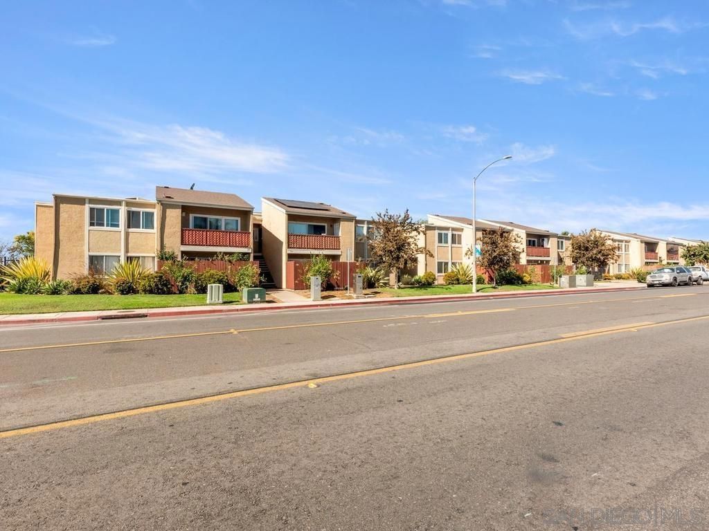 475 N Midway Dr 255, Escondido, CA 92027 — photo 2