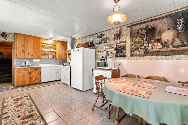 25086 Valle, Crestline, CA 92325