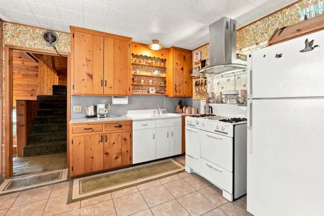 25086 Valle, Crestline, CA 92325