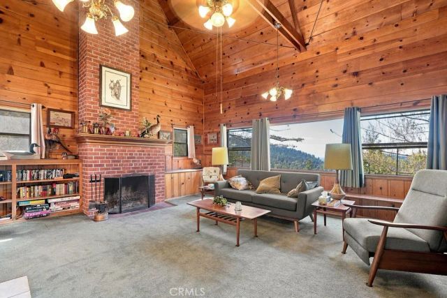 25086 Valle, Crestline, CA 92325
