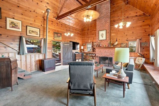 25086 Valle, Crestline, CA 92325