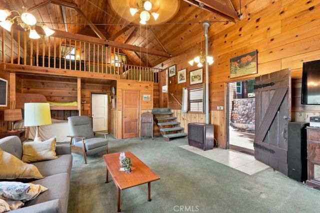 25086 Valle, Crestline, CA 92325