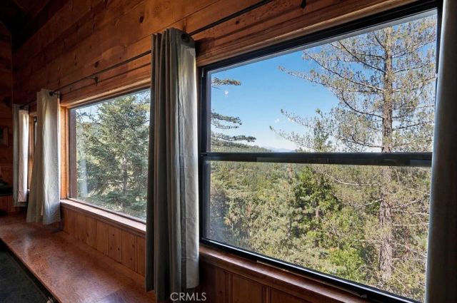 25086 Valle, Crestline, CA 92325