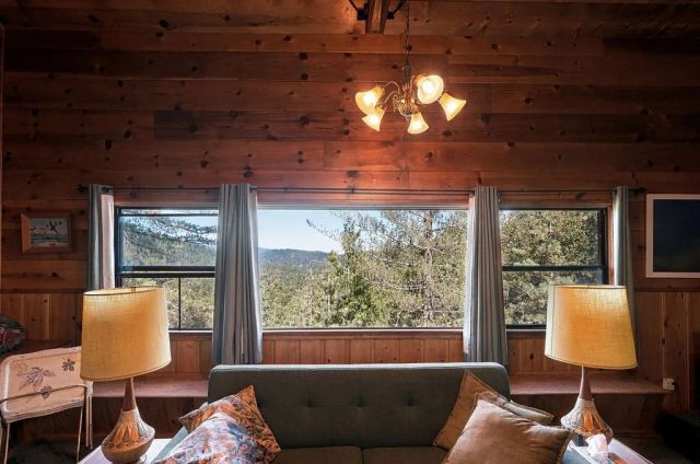 25086 Valle, Crestline, CA 92325