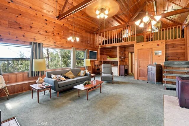 25086 Valle, Crestline, CA 92325