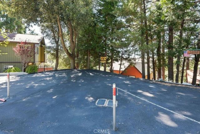 25086 Valle, Crestline, CA 92325