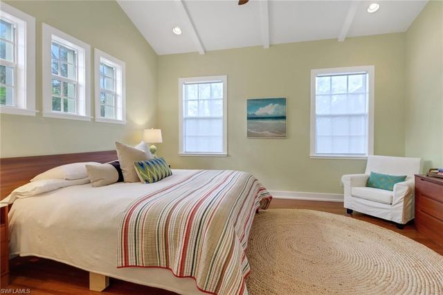 65 Mahogany DR, Naples, FL 34108