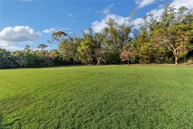 65 Mahogany DR, Naples, FL 34108