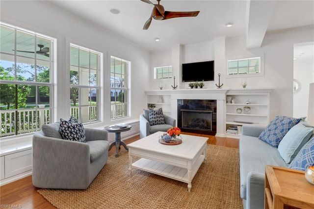 65 Mahogany DR, Naples, FL 34108