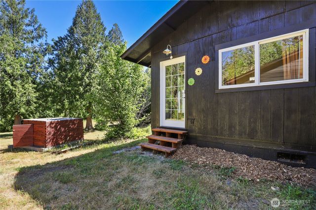 2958 NW Four Wheel Drive, Seabeck, WA 98380