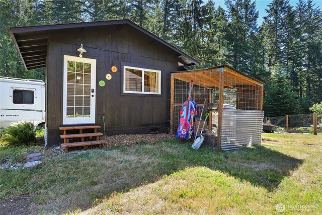 2958 NW Four Wheel Drive, Seabeck, WA 98380