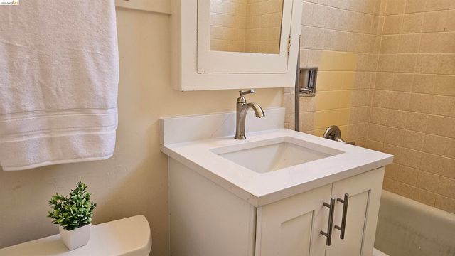 1901 Parker St 3, Berkeley, CA 94704