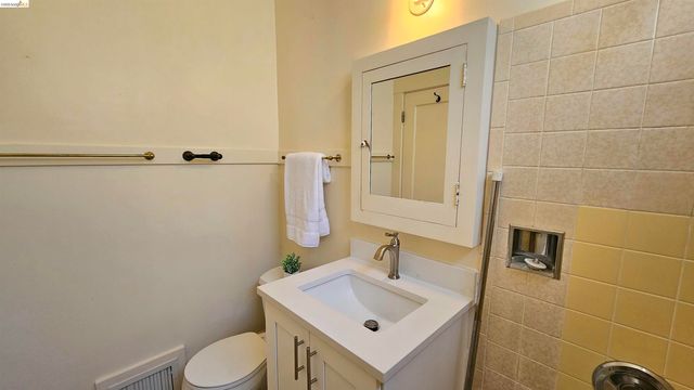 1901 Parker St 3, Berkeley, CA 94704
