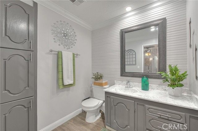 1560 Sir Damas 159, Riverside, CA 92507