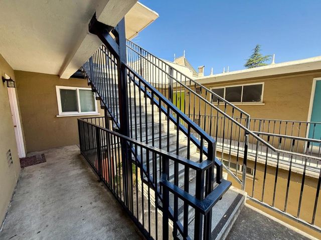 2742 Park Boulevard, Oakland, CA 94606