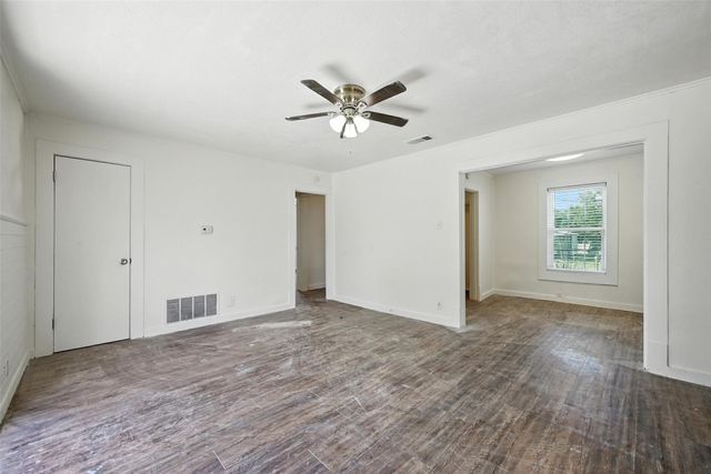 504 E Bonham Street, Tom Bean, TX 75491