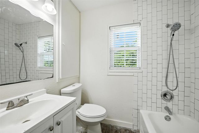 504 E Bonham Street, Tom Bean, TX 75491