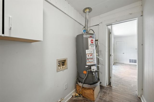 504 E Bonham Street, Tom Bean, TX 75491