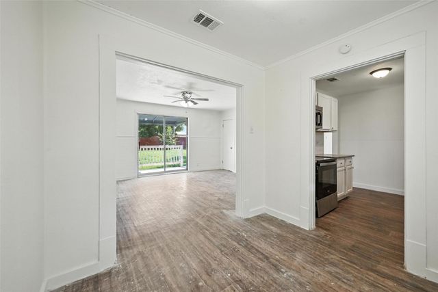 504 E Bonham Street, Tom Bean, TX 75491