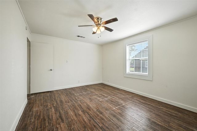 504 E Bonham Street, Tom Bean, TX 75491